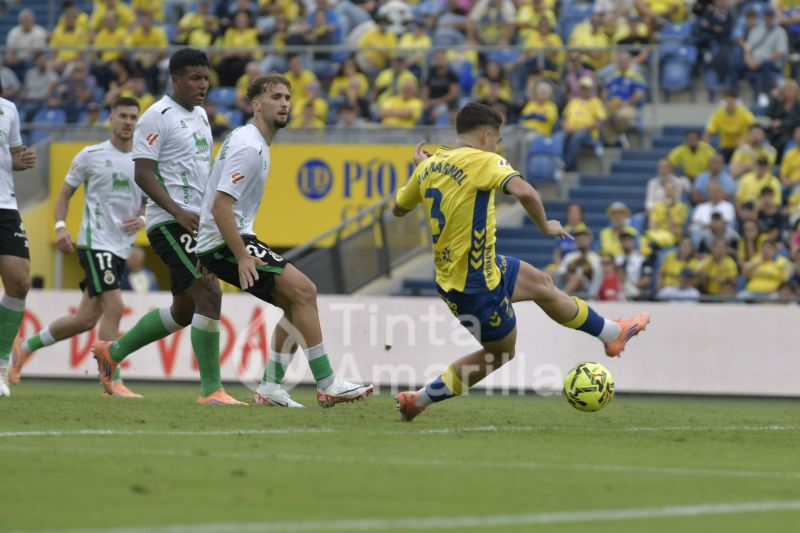 El colegiado Etayo aclara quién es el autor del 1-1: Fuster