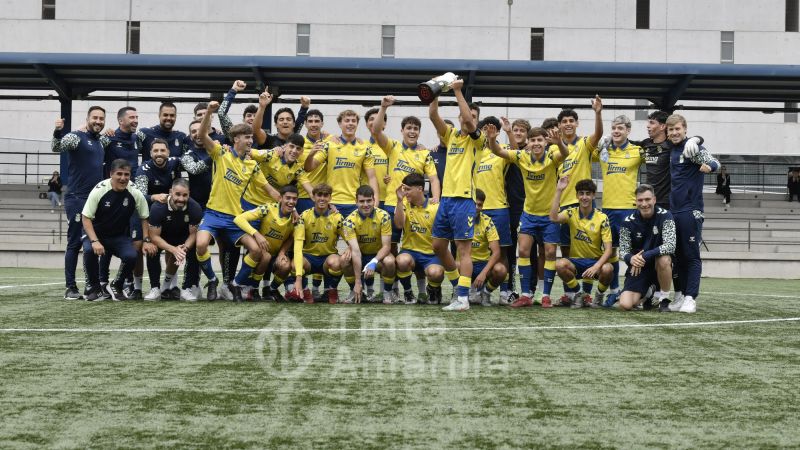 5-1: El juvenil de la UD levanta el trofeo de campeón canario