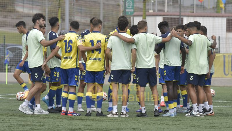 0-0: El filial frena ante un Arucas sólido y con un salvavidas