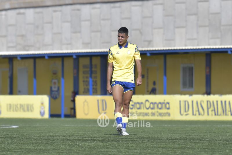 10-0: Iker León brilla en la victoria de Las Palmas con 6 goles y 1 asistencia