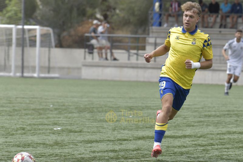 0-0: El filial frena ante un Arucas sólido y con un salvavidas