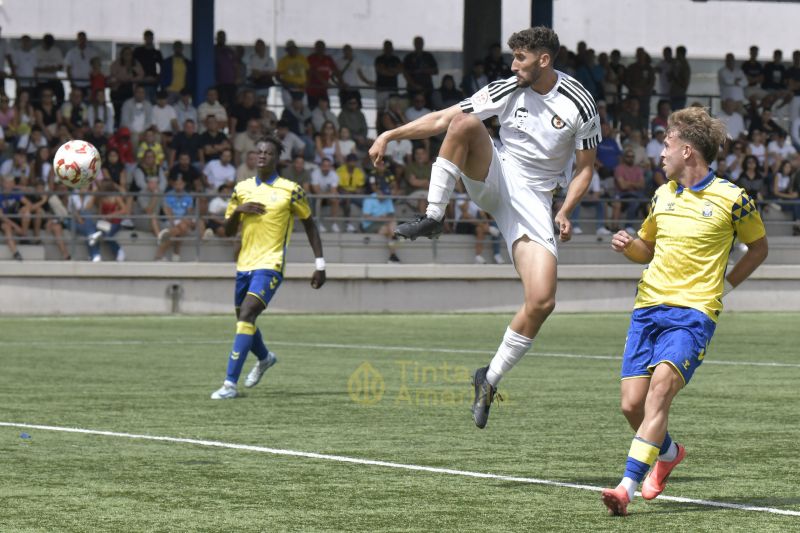 0-0: El filial frena ante un Arucas sólido y con un salvavidas