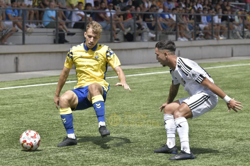 0-0: El filial frena ante un Arucas sólido y con un salvavidas