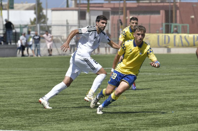 0-0: El filial frena ante un Arucas sólido y con un salvavidas