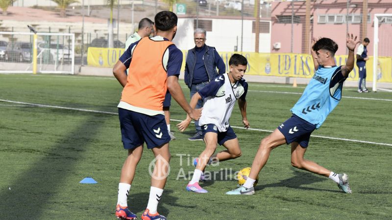 Fotos: Las Palmas C coloca su punto de mira en el filial del Sanfer