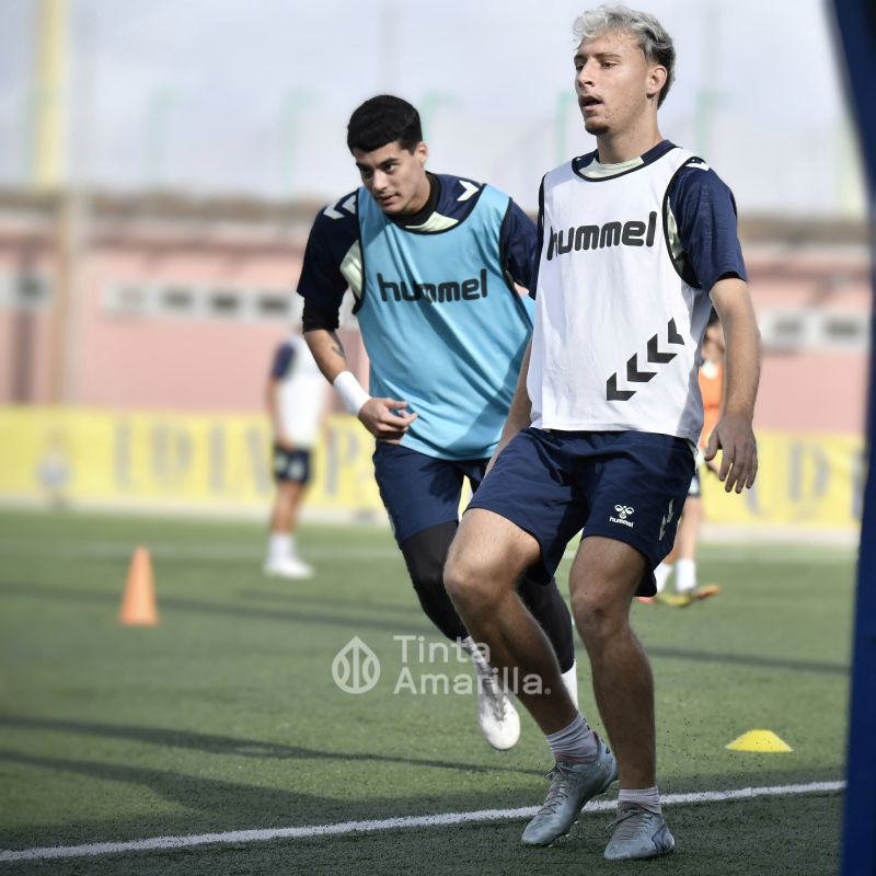 Fotos: Las Palmas C coloca su punto de mira en el filial del Sanfer