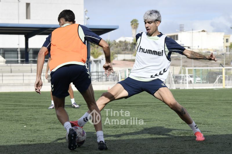 Fotos: Las Palmas C coloca su punto de mira en el filial del Sanfer