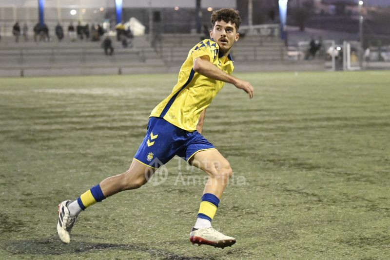 2-0: Carlos Vicente ameniza el triunfo de Las Palmas C sobre el Tinajo