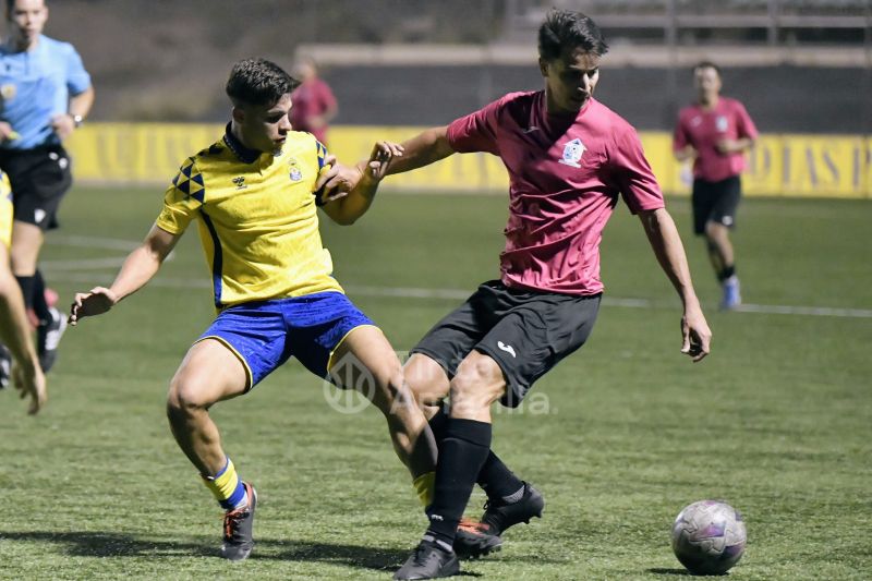 2-0: Carlos Vicente ameniza el triunfo de Las Palmas C sobre el Tinajo