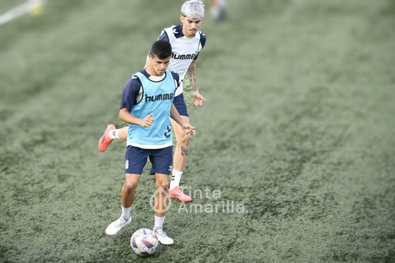 Fotos: Las Palmas C coloca su punto de mira en el filial del Sanfer