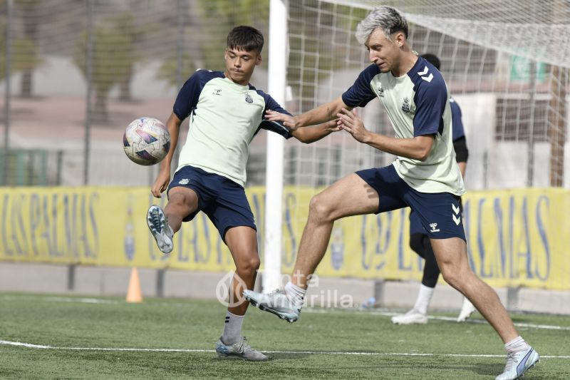 Fotos: Las Palmas C coloca su punto de mira en el filial del Sanfer