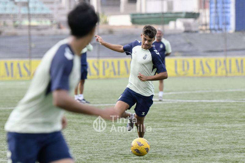 Fotos: Las Palmas C coloca su punto de mira en el filial del Sanfer