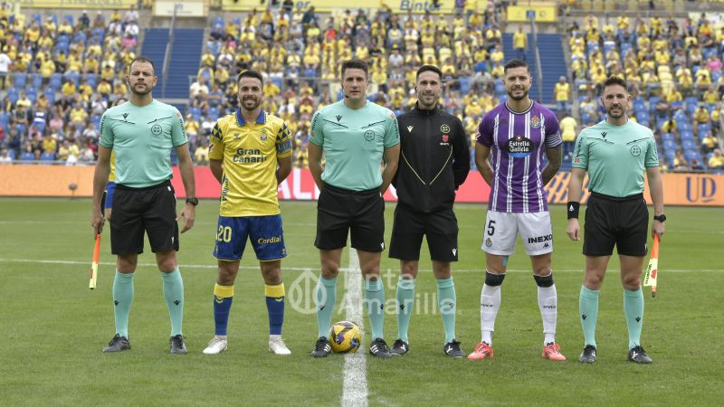 2-1: Las Palmas sabe sufrir y ganar al primero y al colista