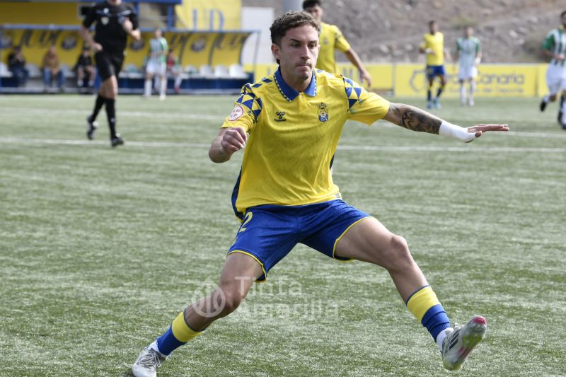 3-0: Las Palmas Atleti se hace grande como líder