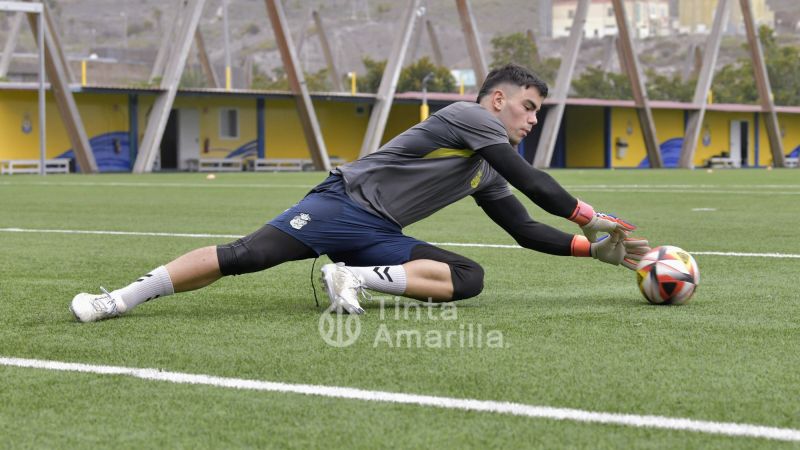 Fotos: Las Palmas Atlético recibe a Los Llanos con horario cambiado