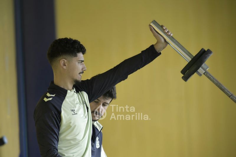 Fotos: Las Palmas Atlético recibe a Los Llanos con horario cambiado