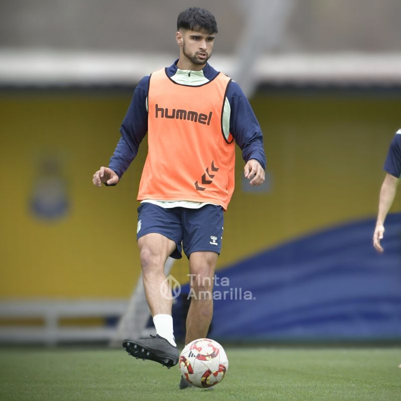 Fotos: Las Palmas Atlético recibe a Los Llanos con horario cambiado