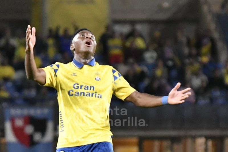 1-0: La UD tumba en el 92 al Atlético y prolonga la ilusión de la permanencia