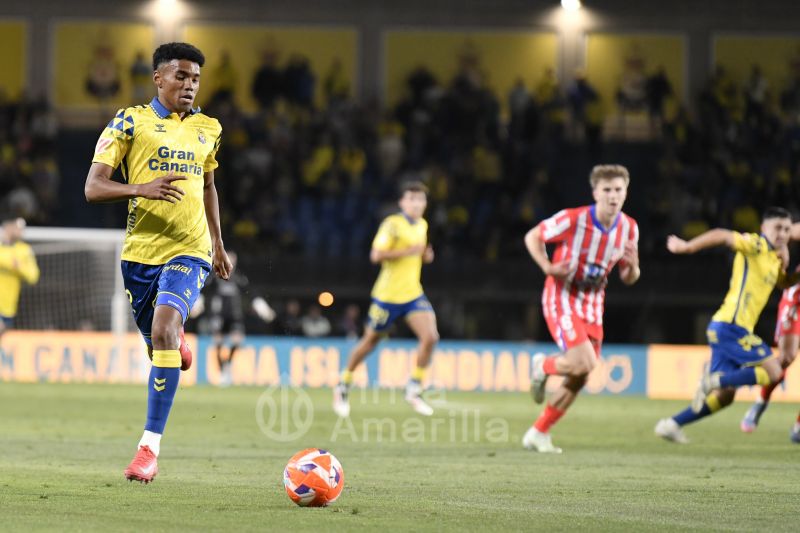 1-0: La UD tumba en el 92 al Atlético y prolonga la ilusión de la permanencia