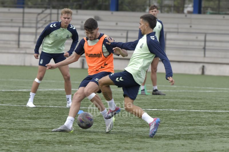 Fotos: Las Palmas C se prepara para reanudar su calendario