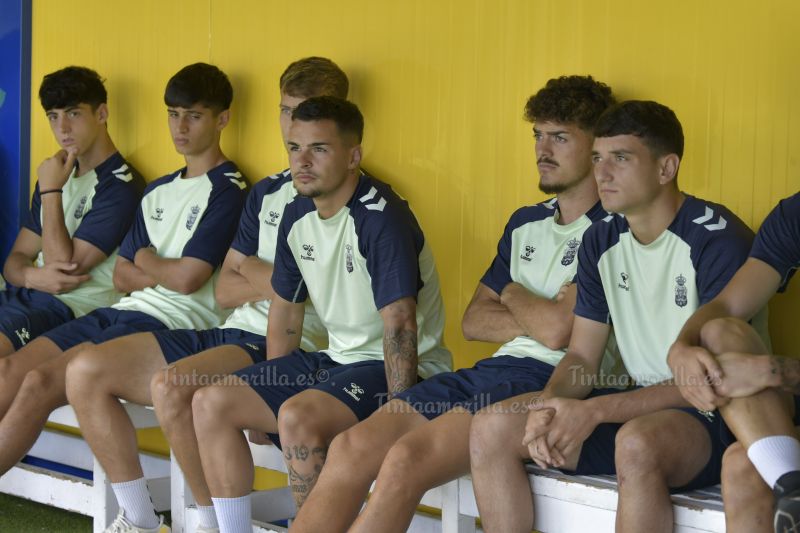 Fotos: Las Palmas Atlético afina para recibir al Mensajero