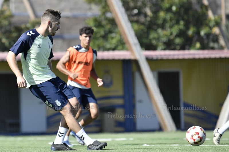 Fotos: Las Palmas Atlético afina para recibir al Mensajero