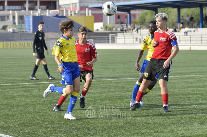 Fotos: El Infantil Fundación de la UD se estrena con energía en el Anexo