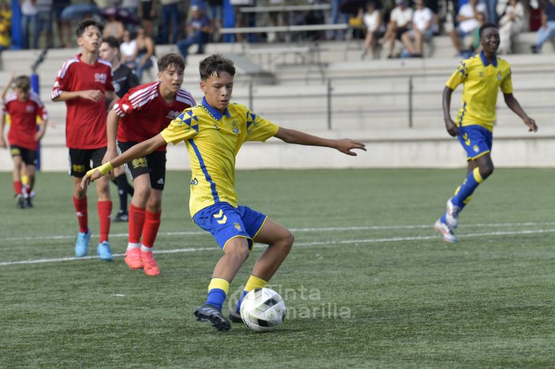 Fotos: El Infantil Fundación de la UD se estrena con energía en el Anexo