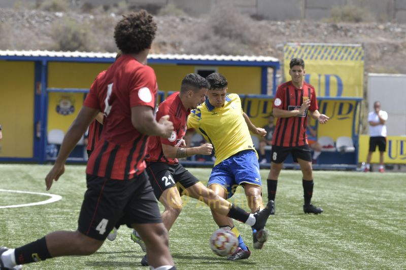 3-1: Las Palmas Atleti amplía su autoridad en casa