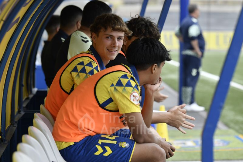 5-1: El juvenil de la UD levanta el trofeo de campeón canario