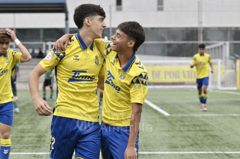 5-1: El juvenil de la UD levanta el trofeo de campeón canario