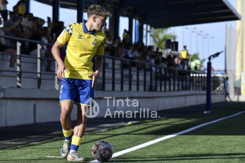 4-0: La UD llegará al derbi con el Tenerife con 1 punto de ventaja