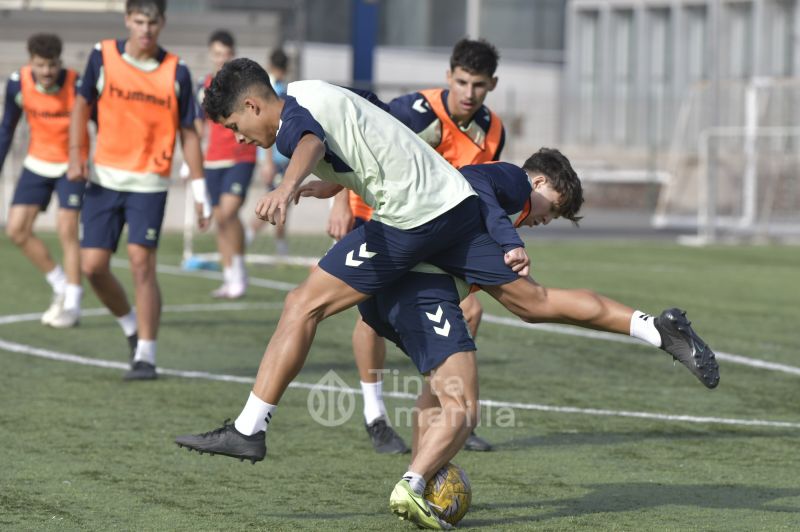 Fotos: Las Palmas C vuelve al Anexo contra el Lomo Blanco