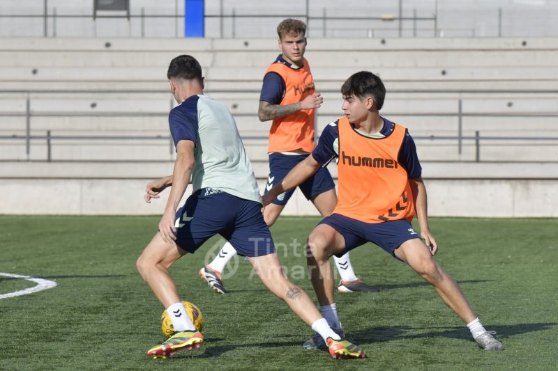 Fotos: Las Palmas C recibe a un rival que no sabe empatar