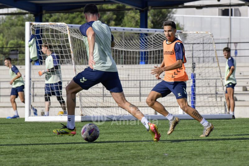 Fotos: Las Palmas C recibe a un rival que no sabe empatar