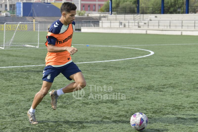 Fotos: Las Palmas C recibe a un rival que no sabe empatar