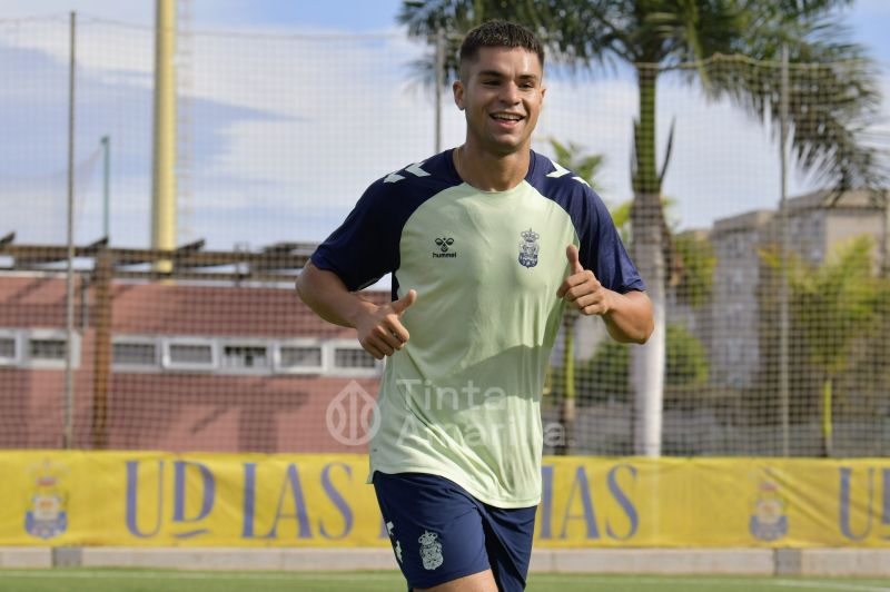 Fotos: Las Palmas C recibe a un rival que no sabe empatar