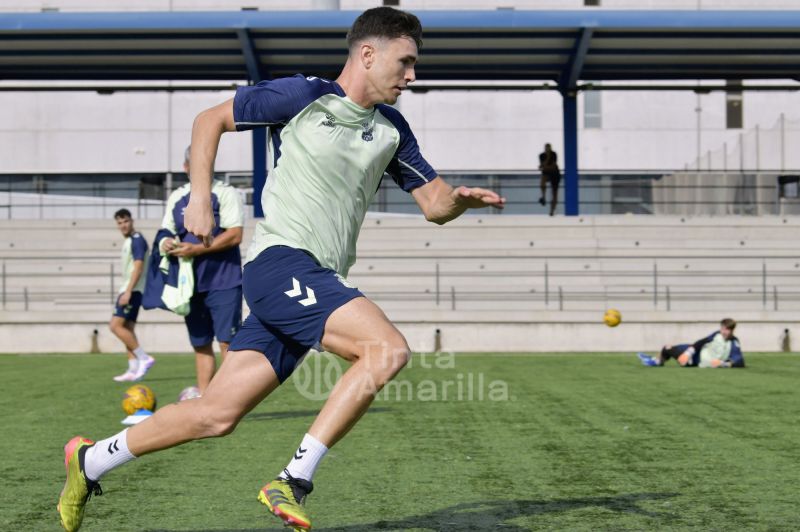 Fotos: Las Palmas C recibe a un rival que no sabe empatar