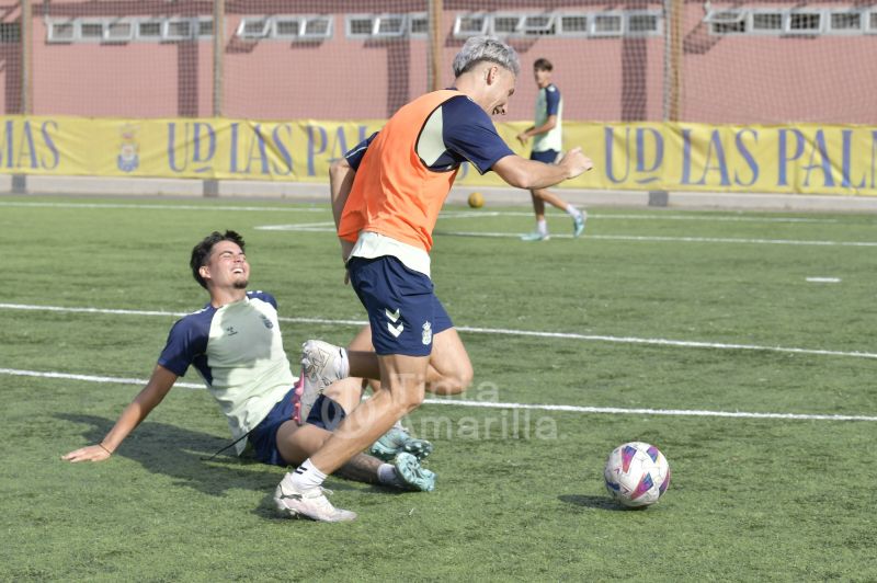 Fotos: Las Palmas C recibe a un rival que no sabe empatar