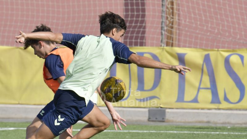 Fotos: Las Palmas C recibe a un rival que no sabe empatar