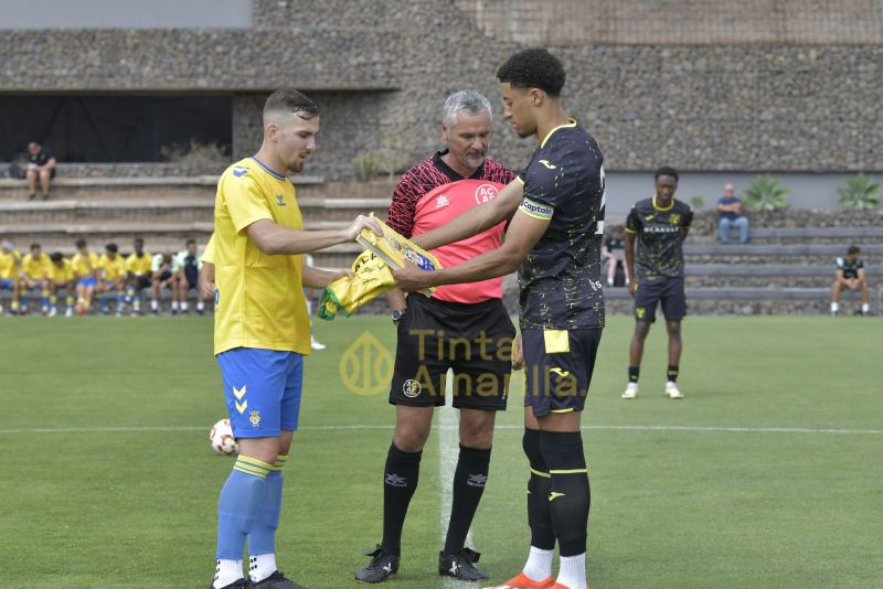 Las fotos del partido Las Palmas Atlético vs Norwich City