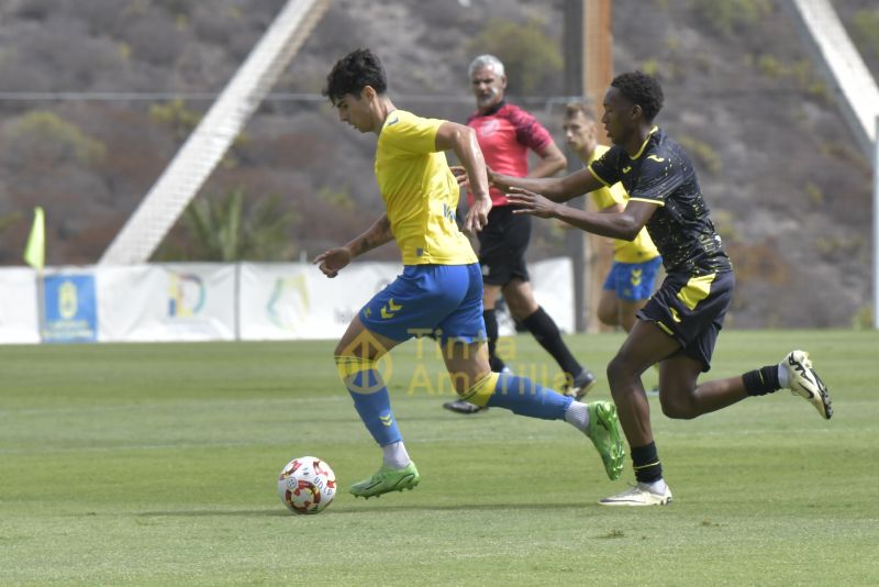 Las fotos del partido Las Palmas Atlético vs Norwich City