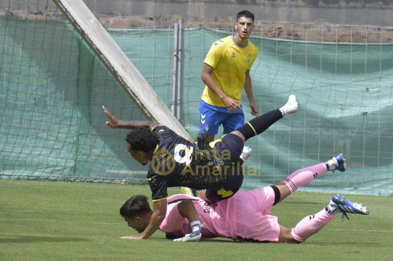 Las fotos del partido Las Palmas Atlético vs Norwich City