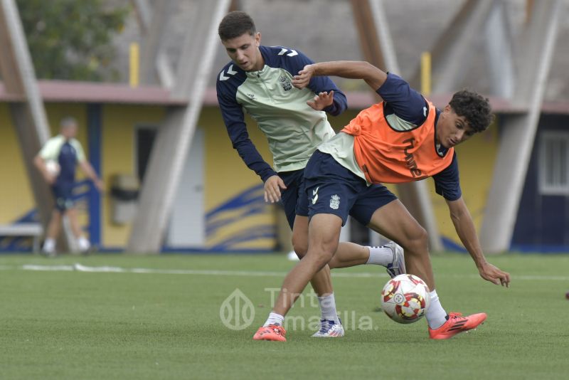 Fotos: Las Palmas Atlético prepara una prueba de fuego