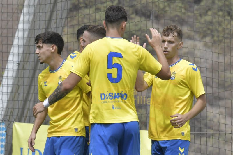 Las fotos del partido Las Palmas Atlético vs Norwich City