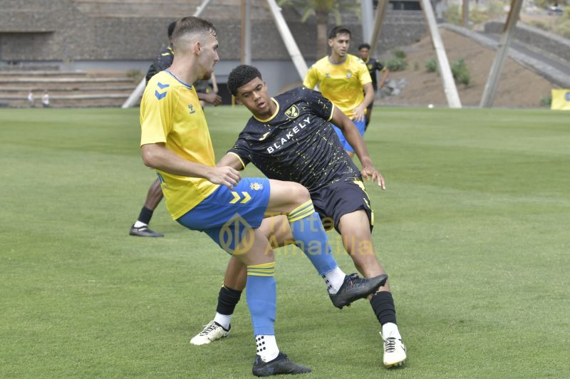 Las fotos del partido Las Palmas Atlético vs Norwich City