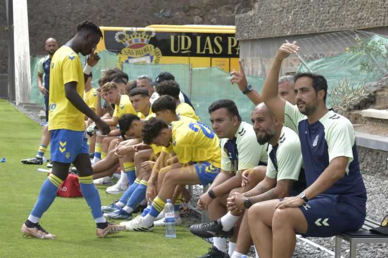 Las fotos del partido Las Palmas Atlético vs Norwich City