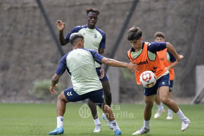 Fotos: Las Palmas Atlético prepara una prueba de fuego