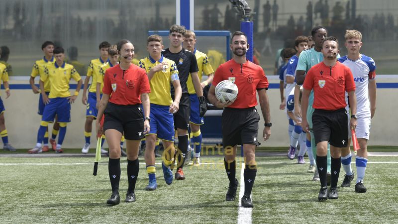 Fotos: El cadete de la UD golea al Fundación del Tenerife (4-1)