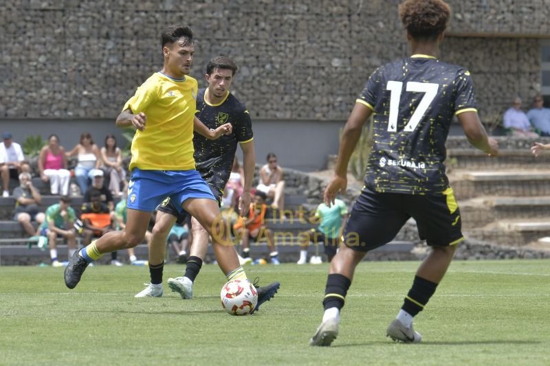 Las fotos del partido Las Palmas Atlético vs Norwich City